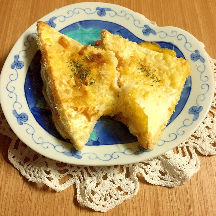 熱々ふわふわっとーろとろ♪はんぺんのハムチーズ焼き